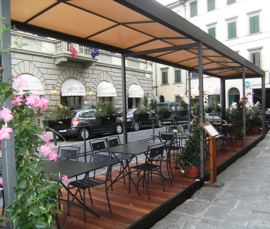 GAZEBO PRESSO RISTORANTE TIPICO FIORENTINO 